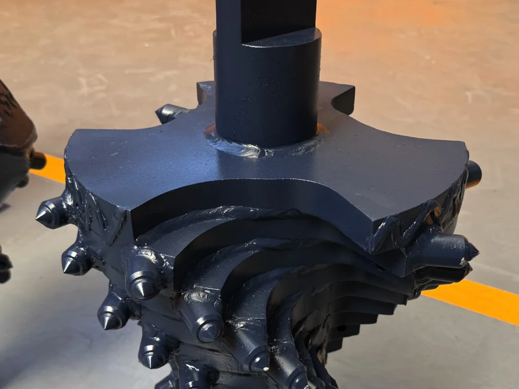 Workshop inspection of cutter rows and welded body on a DRILLNOVA multi-stage reamer
