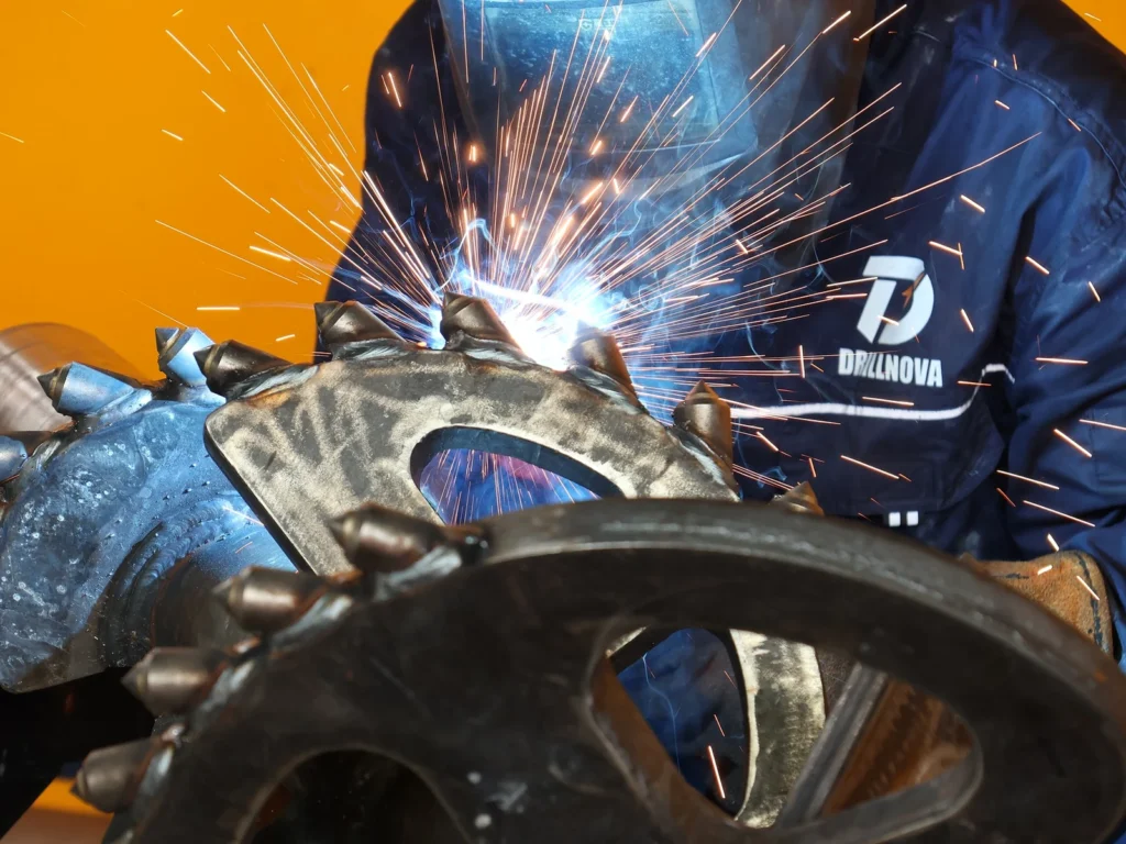 Welding and fabrication of a DRILLNOVA HDD paddle reamer