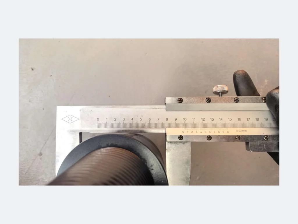 Thread diameter inspection for a DRILLNOVA HDD threaded accessory